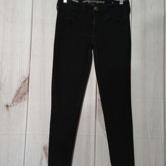 American Eagle Outfitters Denim - American Eagle Jeans Ladies 2 Jeggings Black